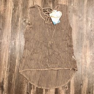 Brown Top with cute back!